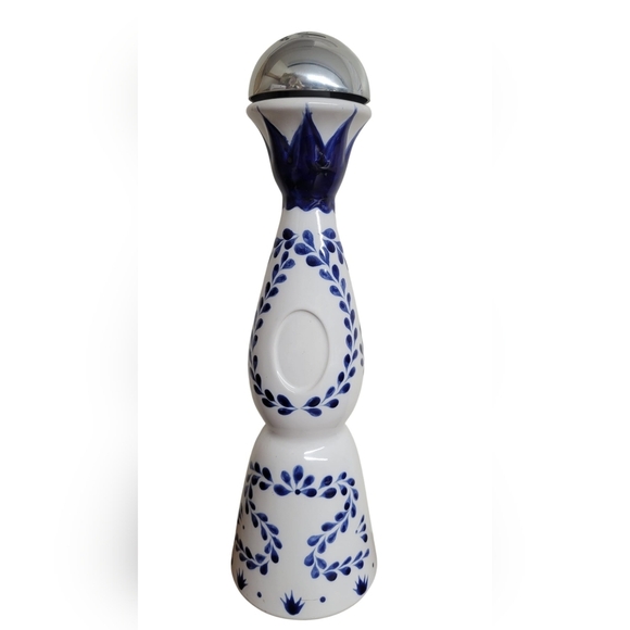 Beautiful Hand Painted Decorative Clase Casa Azul Ceramic Tequila Bottle… - Picture 6 of 6